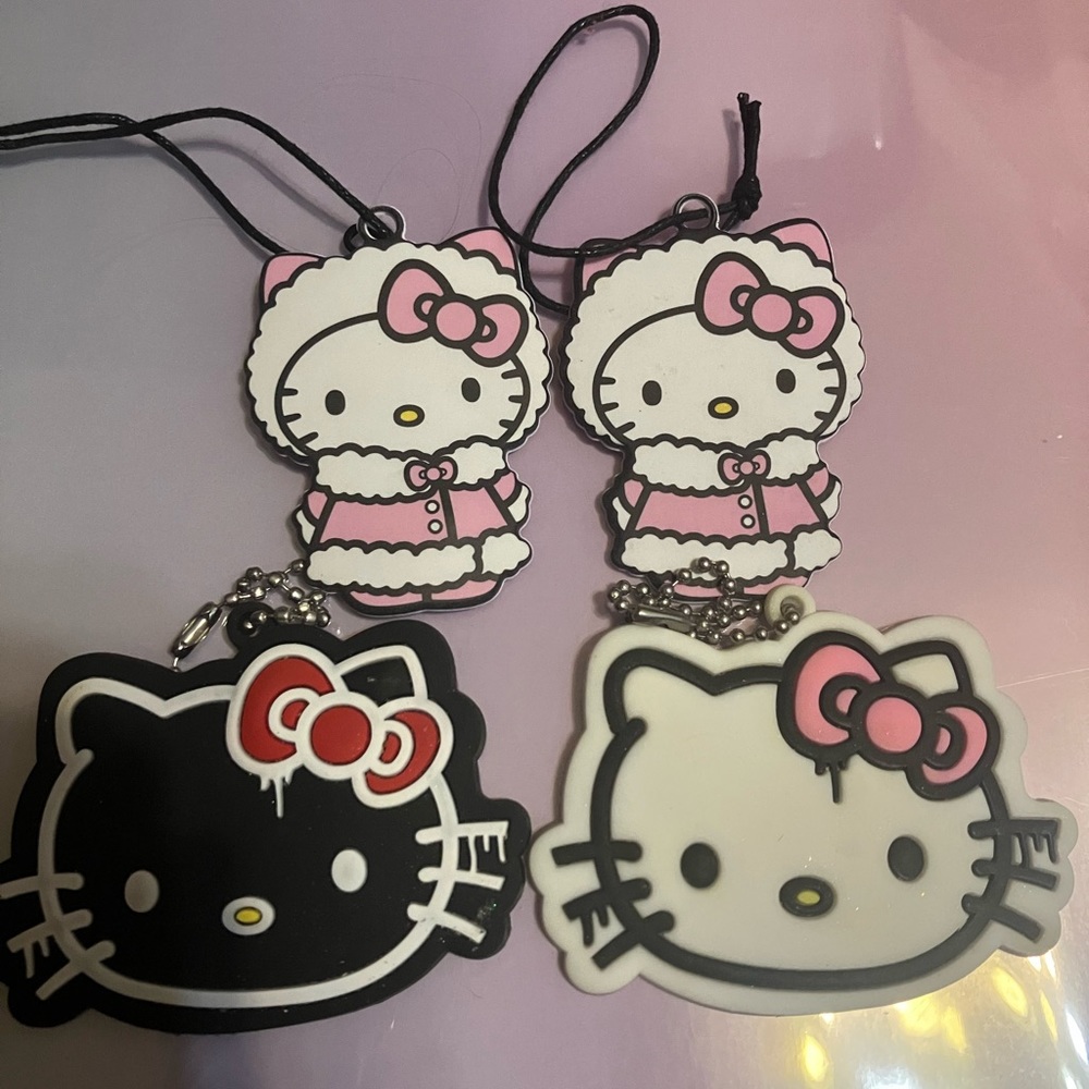 Hello Kitty x Forever 21 Keychains Bundle